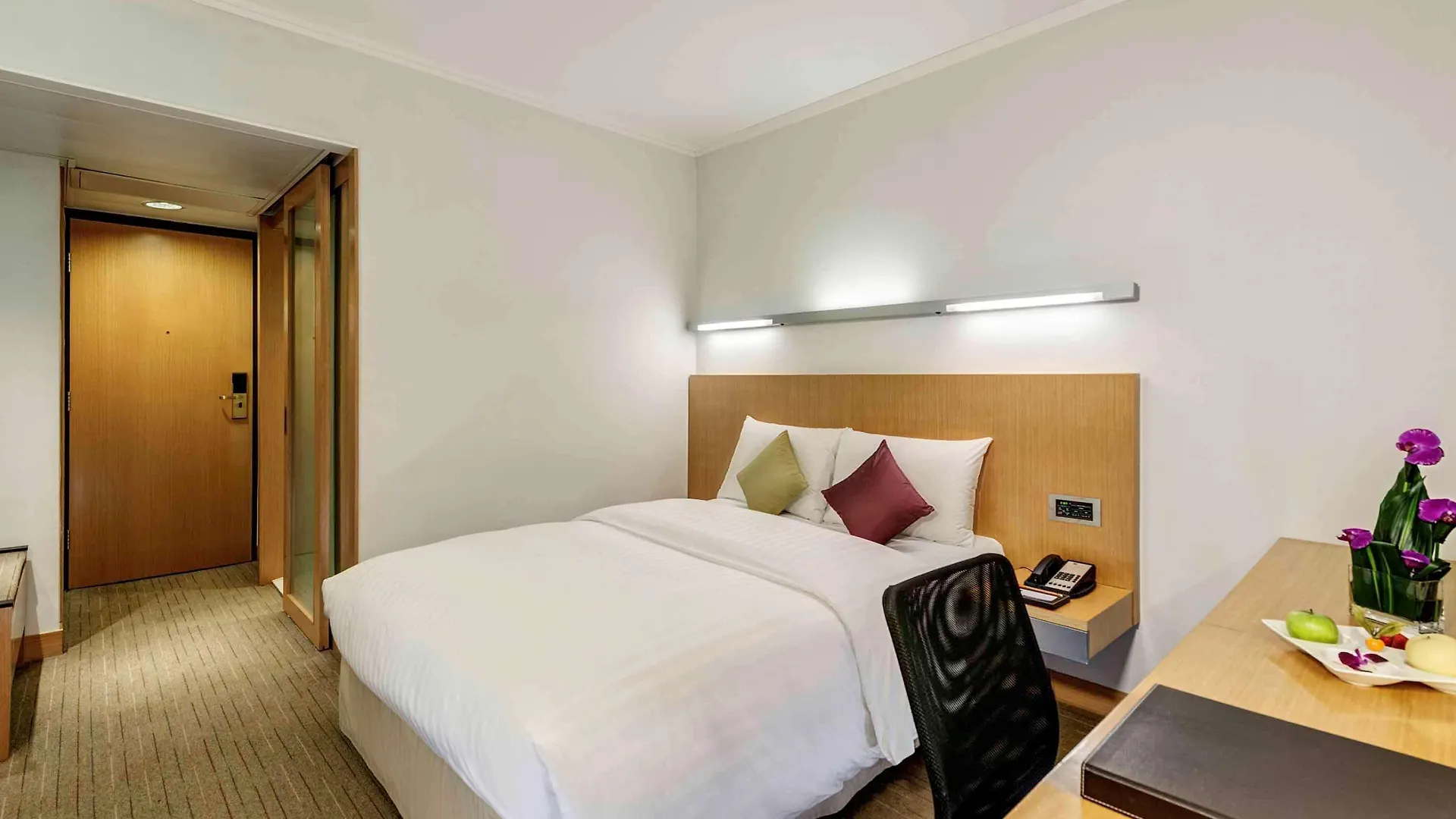 Novotel Century Hong Kong Hotel