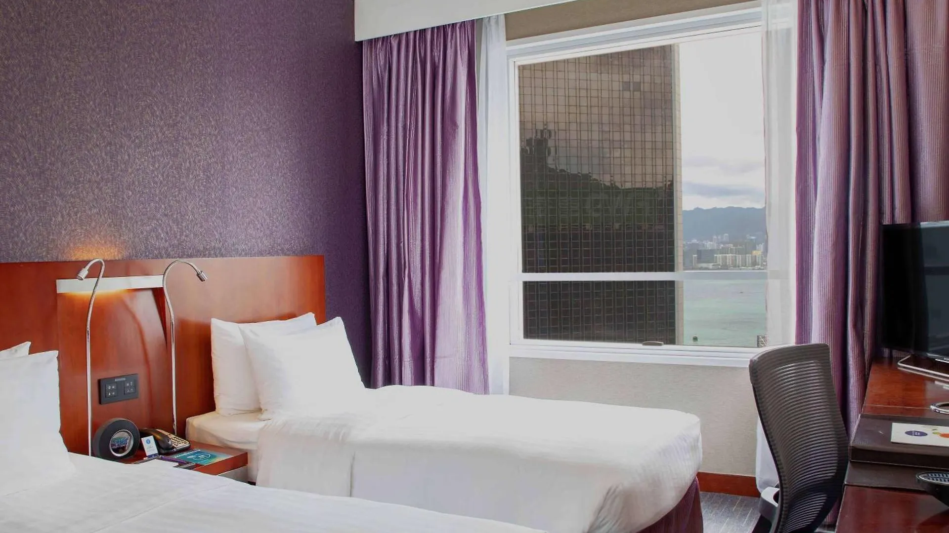 Novotel Century Hong Kong Hotel