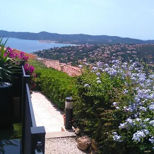 Au Pied Du Massif Des Maures, Sur La Baie Du Lavandou. , Le Lavandou France