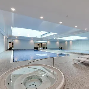 Waterlane Riverside Spa, Pool & Gym By Downtown Lägenhet