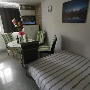  Appartamento Studio Apartman Zara Croazia