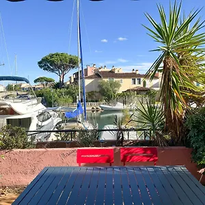 Port 2/4 Pers Avec Grande Terrasse , Grimaud France